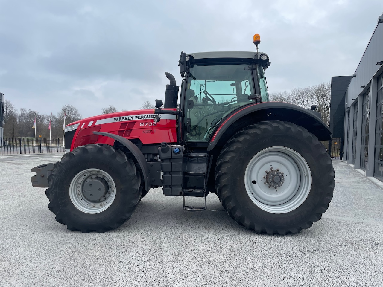 Massey Ferguson 8732 Dyna-VT Tractor met GPS 2014