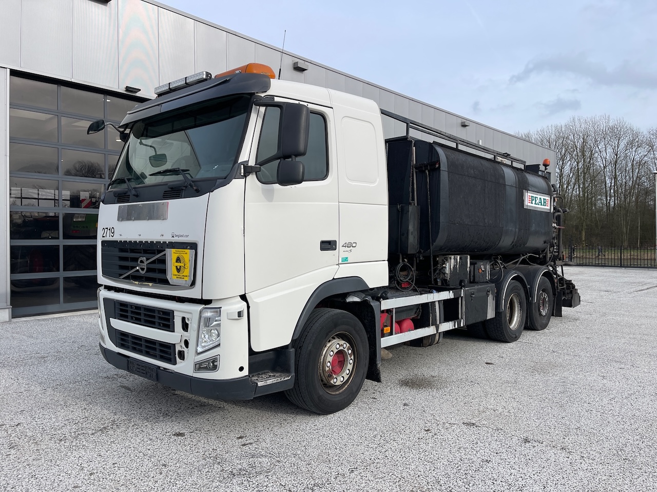 Volvo 480 Bitumen sprayer 2009